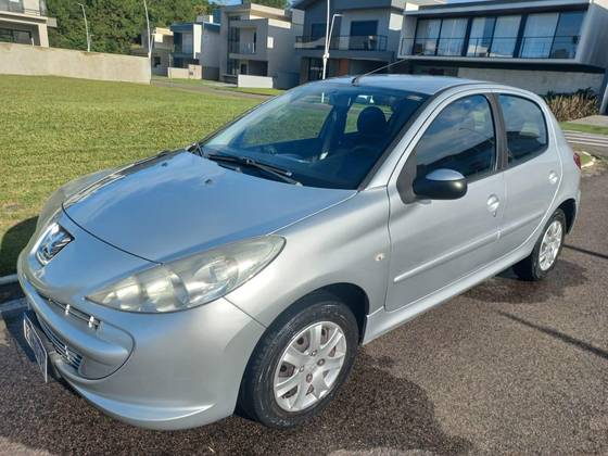 PEUGEOT 207 1.4 XR 8V FLEX 4P MANUAL PEUGEOT 207 1.4 XR 8V FLEX 4P MANUAL